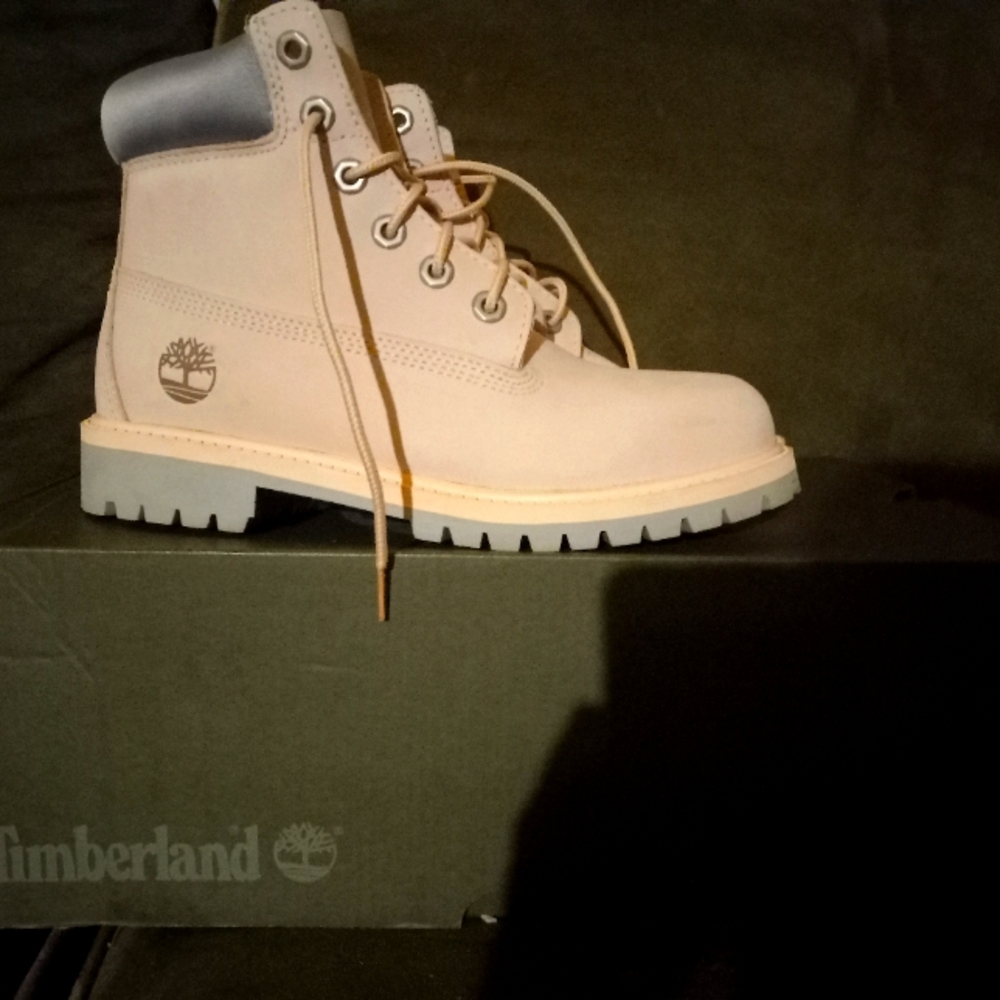 Light pink Timberlands